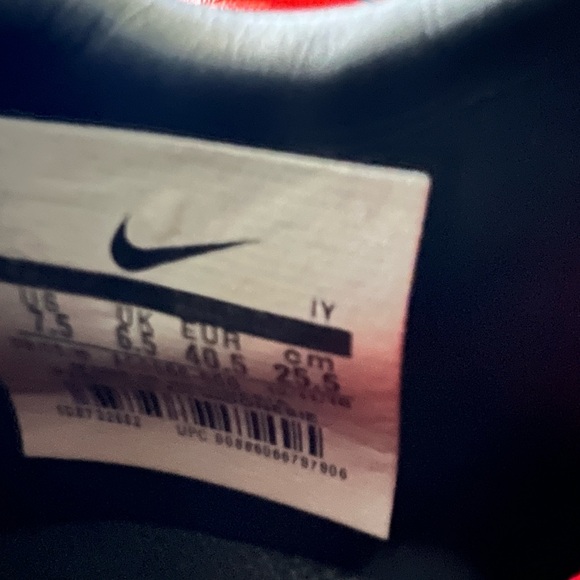 Nike Skin Phantom Cleat - Picture 3 of 4